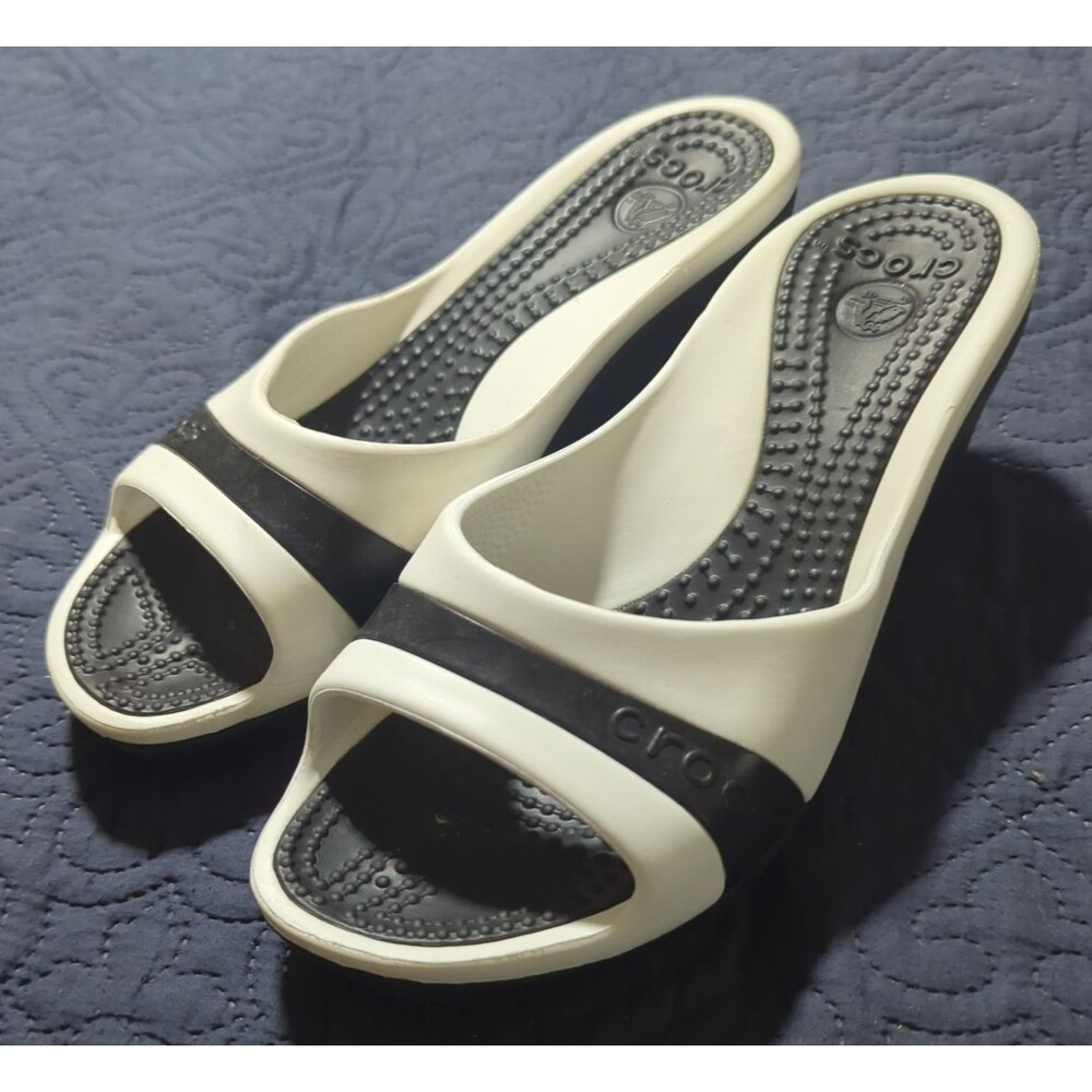 Crocs Sassari Wedge Sandal Heels Black White Women's Size 9 Slip On Casual Style - Picture 2 of 10